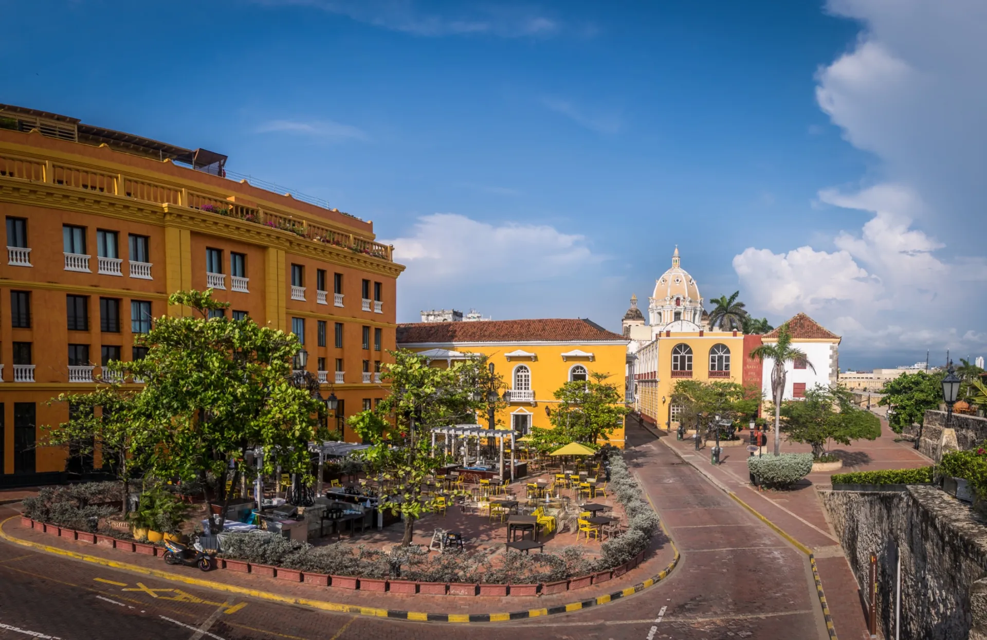 Kolonialne stare miasto w Cartagenie podczas firmowego wyjazdu do Kolumbii