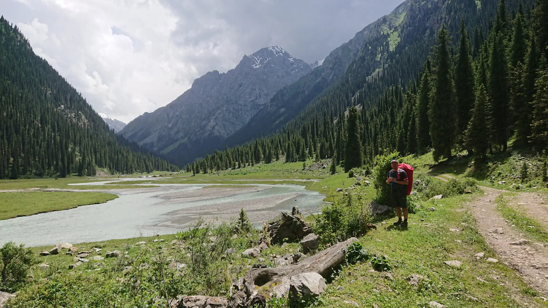 Trekking przez dolinę Karakol w Kirgistanie